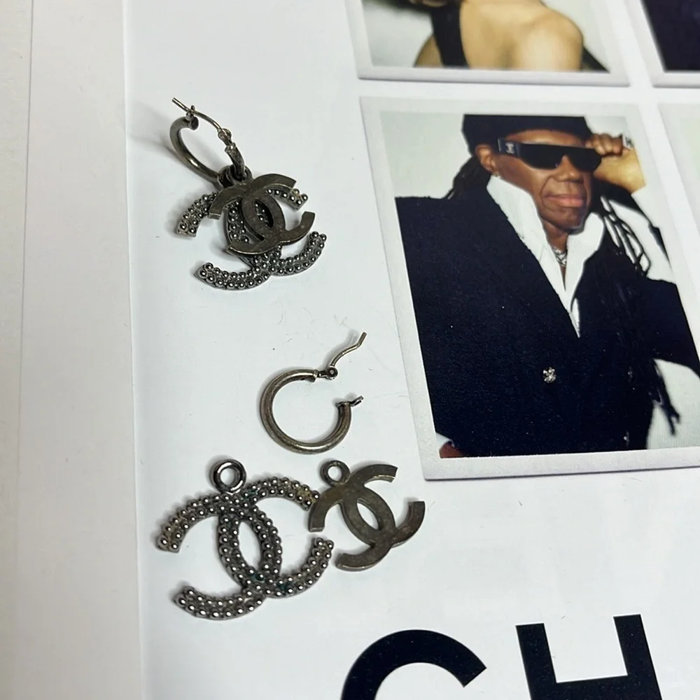 CHANEL VINTAGE METAL EARRINGS